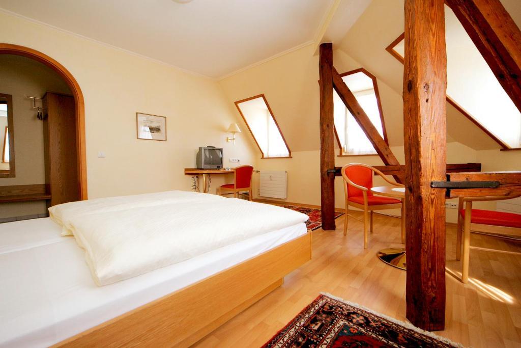 Hotel Hirschen Constanţa Cameră foto